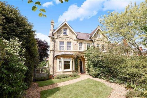 5 Bedroom Semi-Detac...